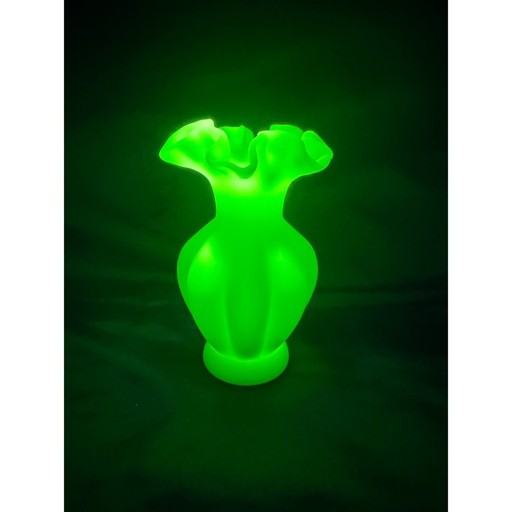 Vintage Fenton Lime Sherbet Custard Uranium Glass Satin Ruffled Vase